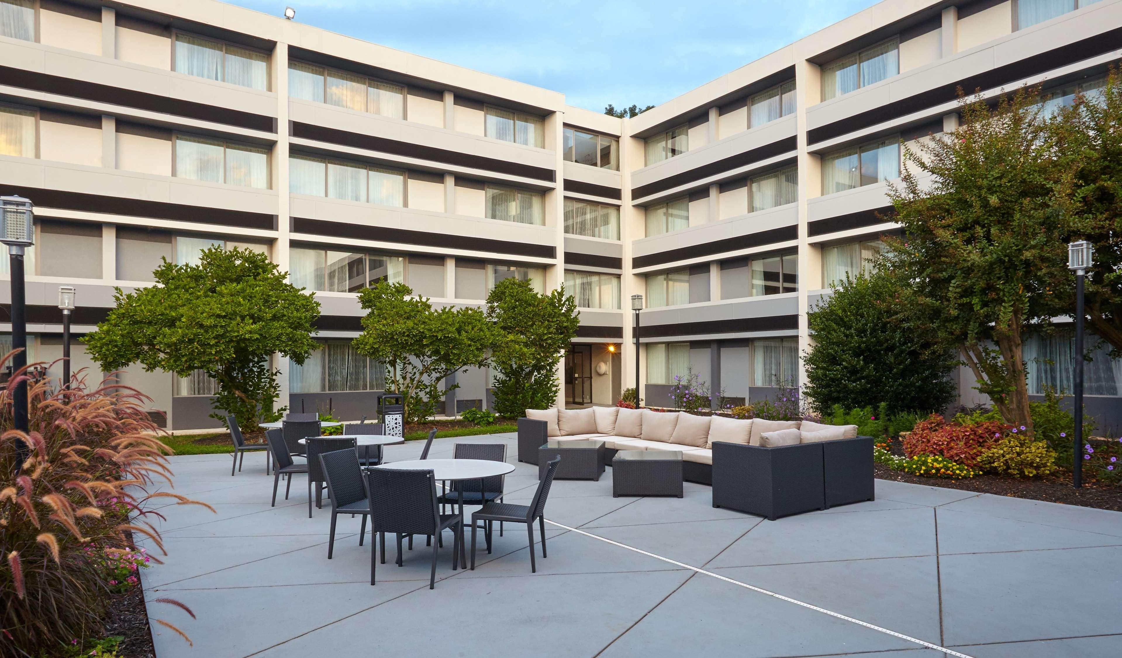 Best Western Plus University Inn Winston-Salem Exterior foto
